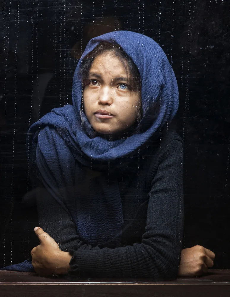 Hartojo, Muliani Angela: Blue Eye