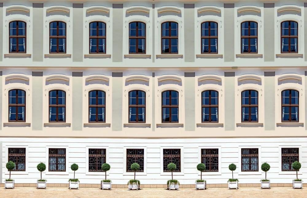 Susta, Miro: Old window facade