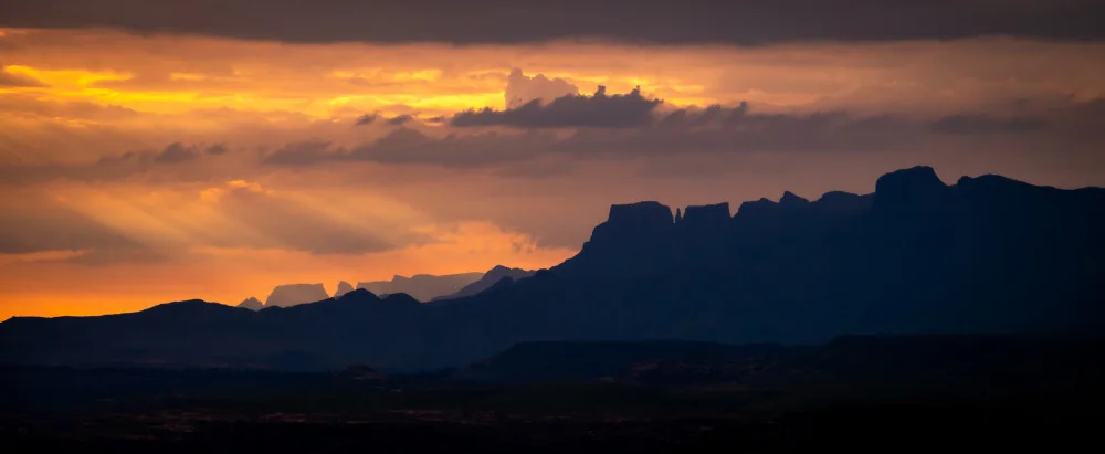 Niekerk, van Brian: Anfiteatro dell'alba Drakensberg