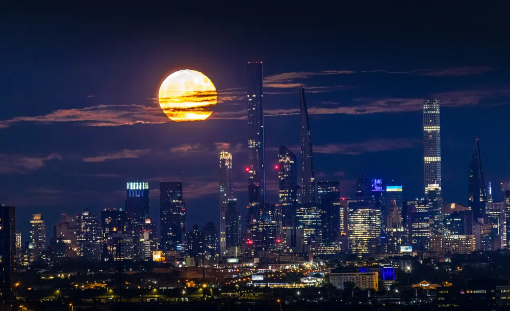 Zeng, Kenneth: Supper Moon