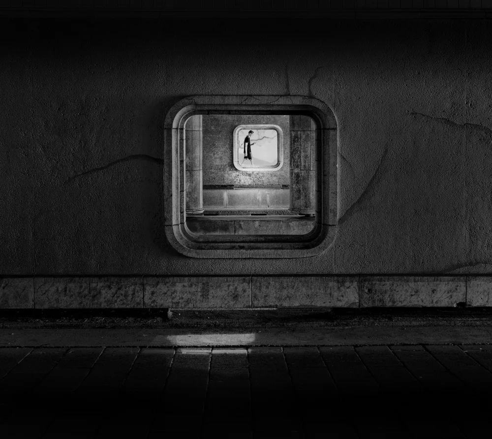 Timar, Andreas: framed