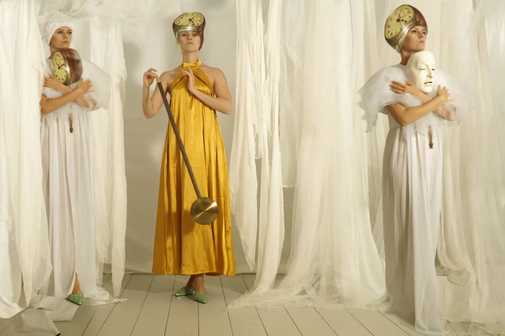 Diepenbroek, von Christine: timeless