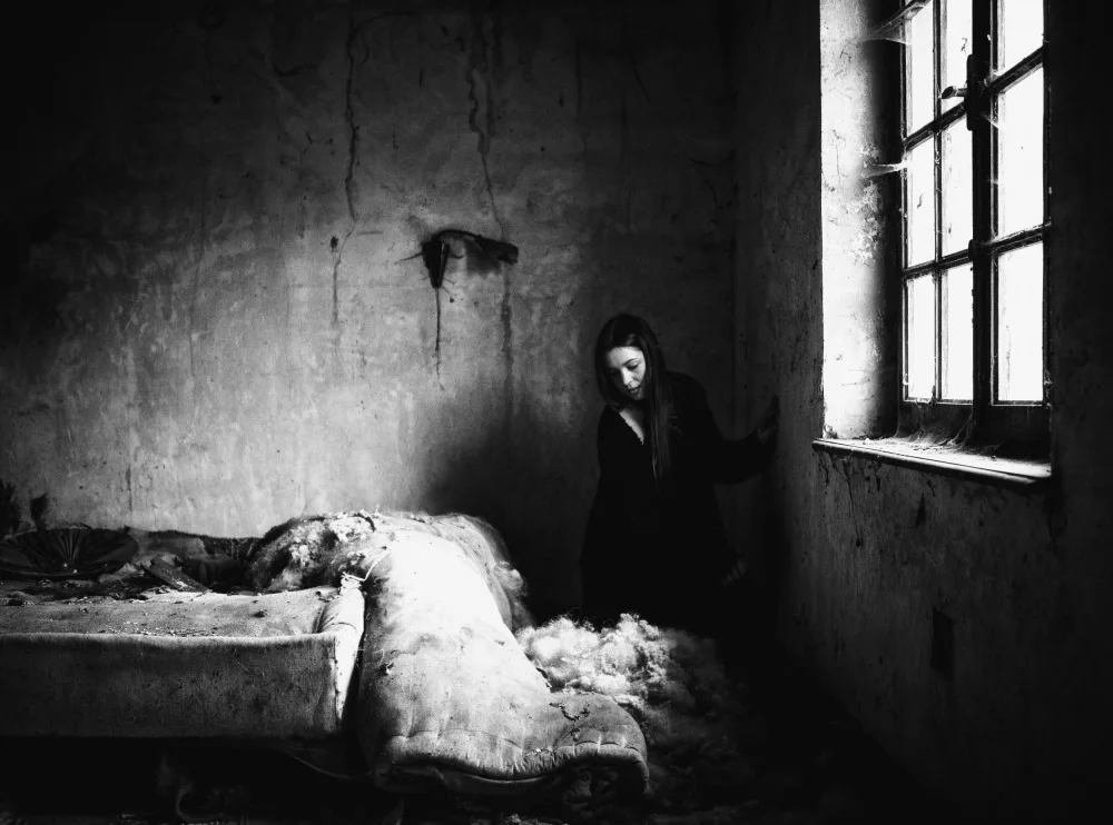 Bero, Georgios: The hunted bedroom