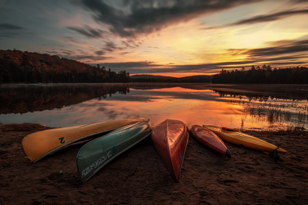 Luo, Louie: Sunrise on the Lake