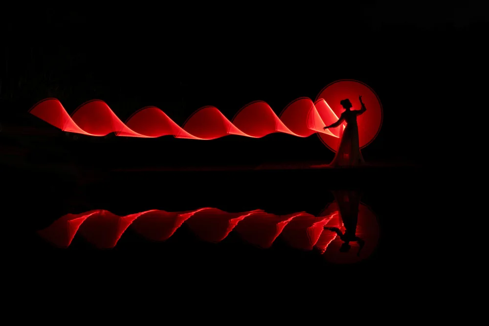 Zhao, Emma: Light Painting