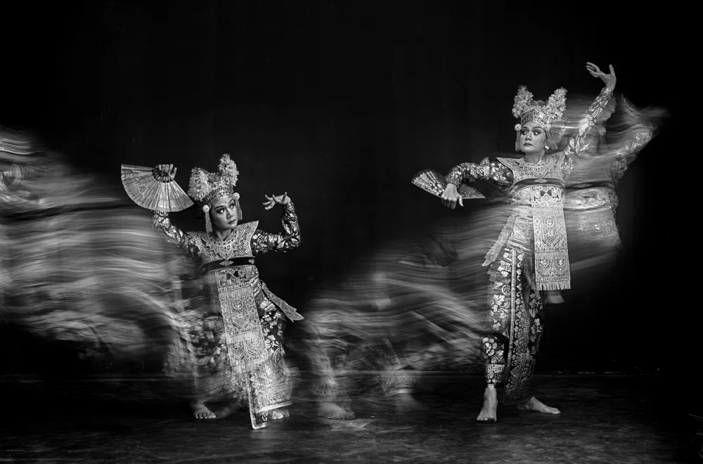 Hartojo, Muliani Angela: Legong Dancers