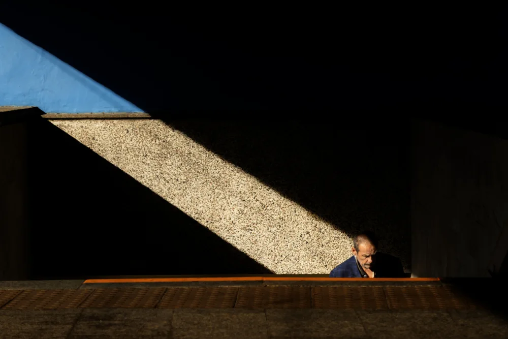 Niemiec, Anna: Man at the end of the light