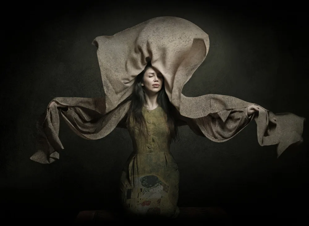 Hasheminasab, Moein: Persian girl