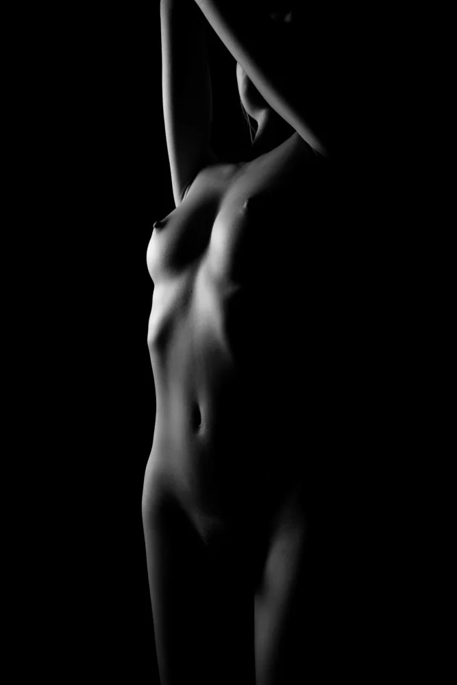 Truong, Van Tran: Women body