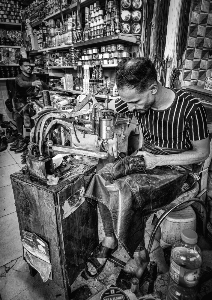 Alsofey, Bashar: Shoe repairman