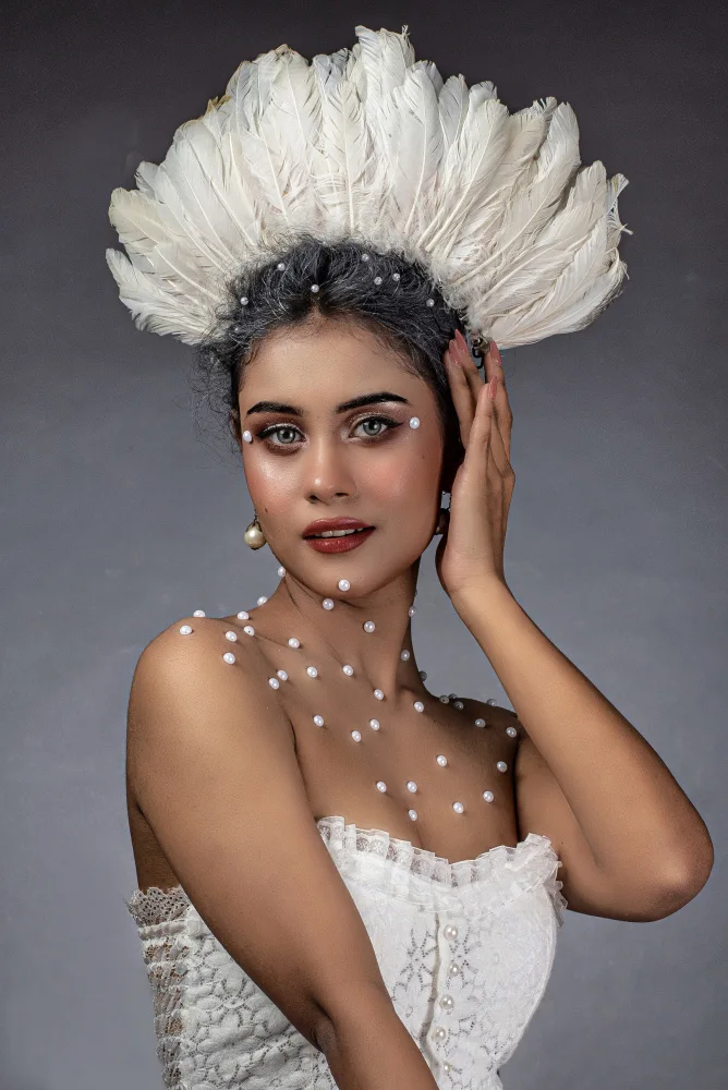 CHATTOPADHYAY, DEBASISH: WHITE FEATHER LADY