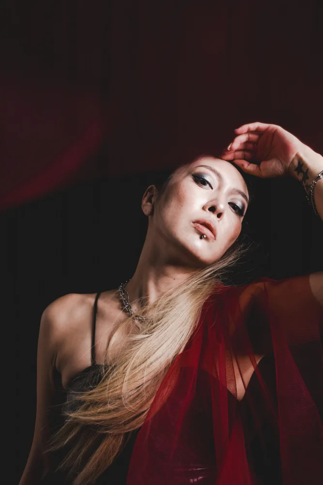 glanz.KAE: Red string