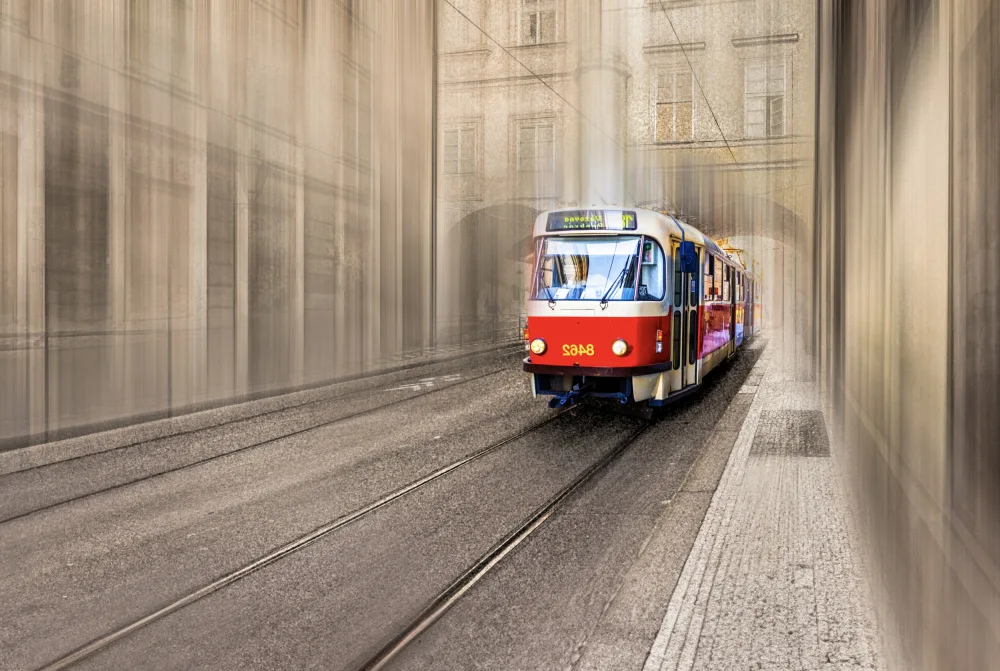 Zeng, Kenneth: Red Cable Car