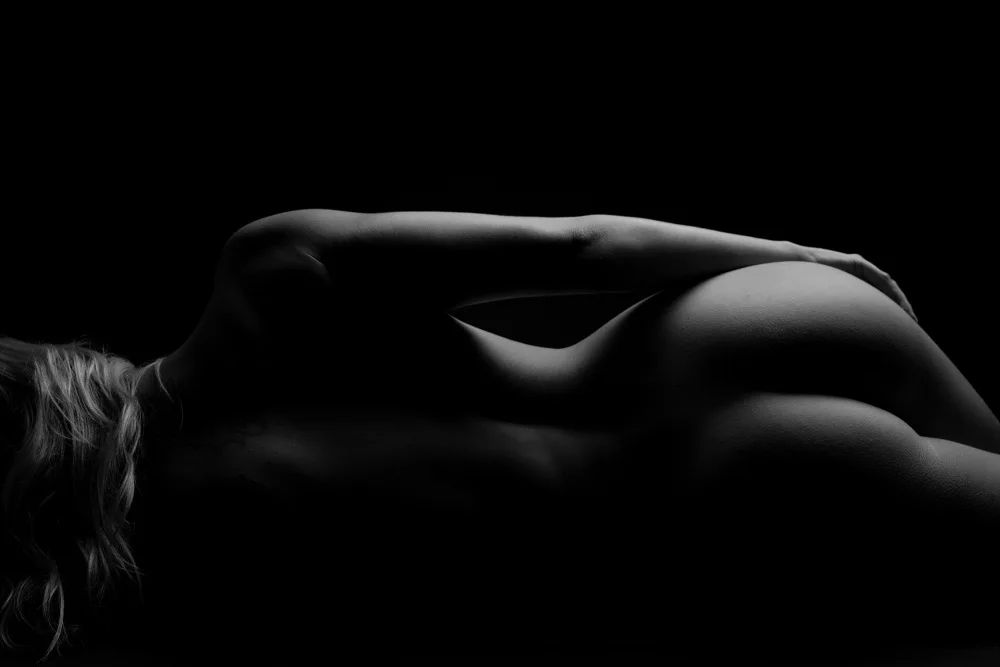 Sowter, Ashley: Curves and Light