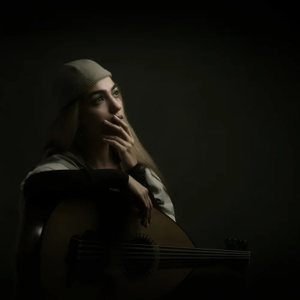 Hasheminasab, Moein: Persian musician girl