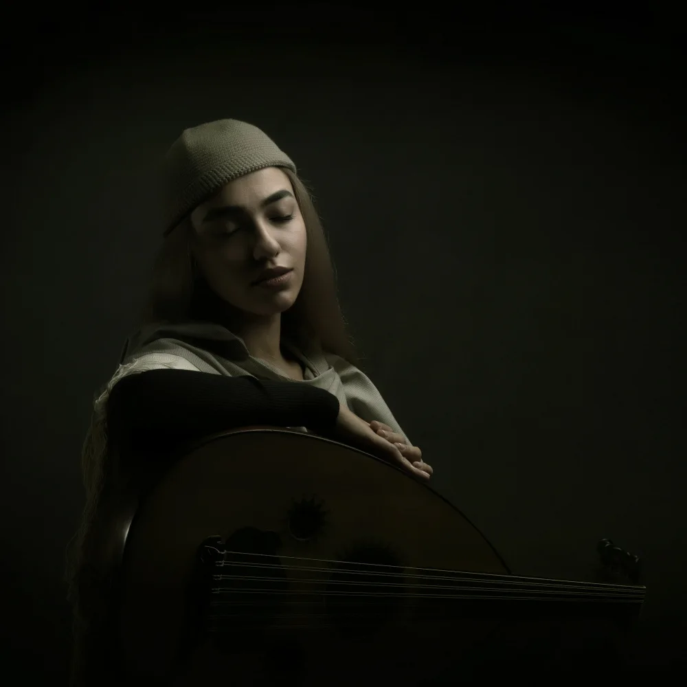 Hasheminasab, Moein: Persian musician girl