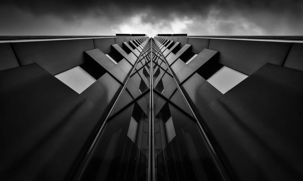 Oostrum, van Marc: Premonition