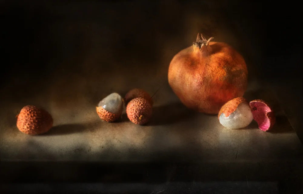 Helden, van Elisabeth: Still life with pomegrenate and lychees