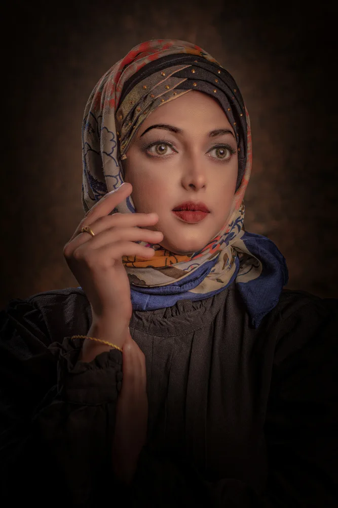CHATTOPADHYAY, DEBASISH: SCARF HEAD LADY