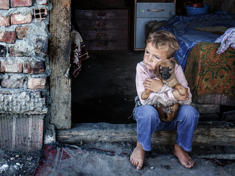 Calin, Silvia Rucsandra: Poverty in two