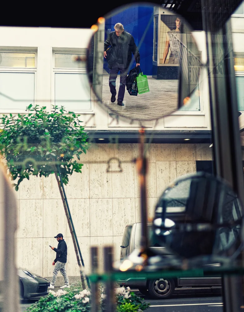 Timar, Andreas: mirrored