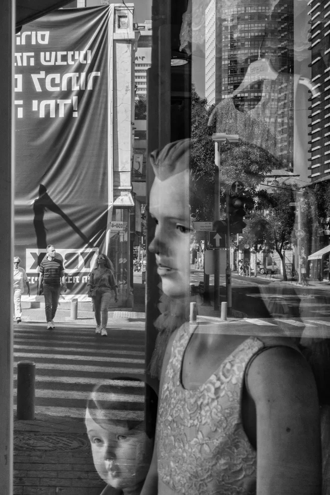 Spector, Corinne: A day on the street