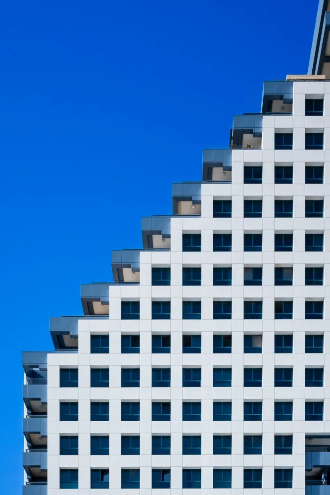 Prybinski, Miroslaw: Building with windows