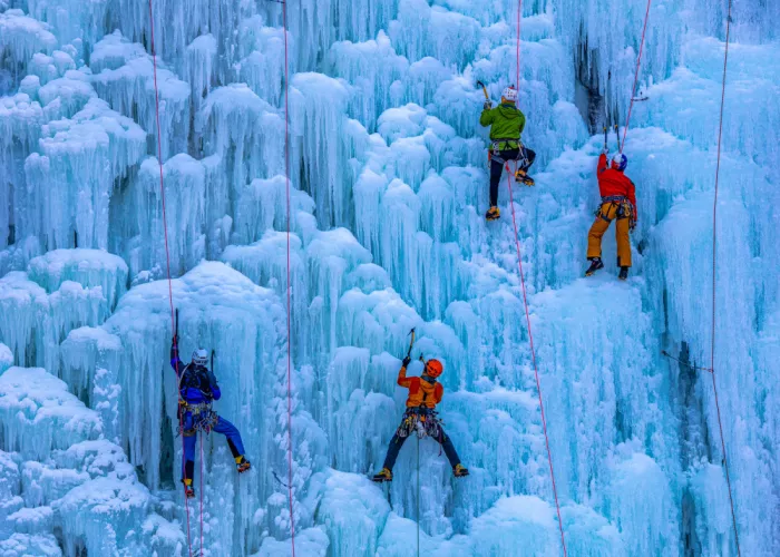 Woo, Shin Ryu: Ice Cliff Climbing26
