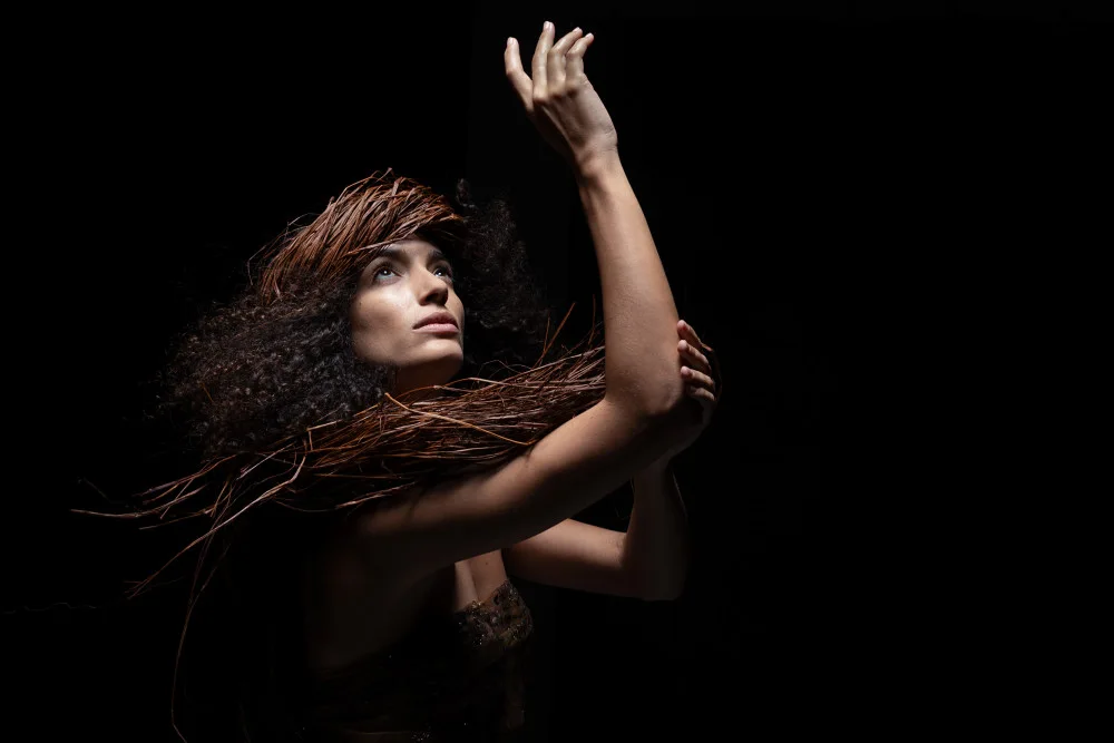 Raga, Gil Joan: Touching the light