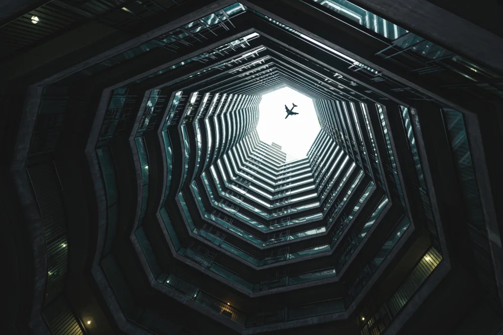 Huang, Zewen: Urban Ascent