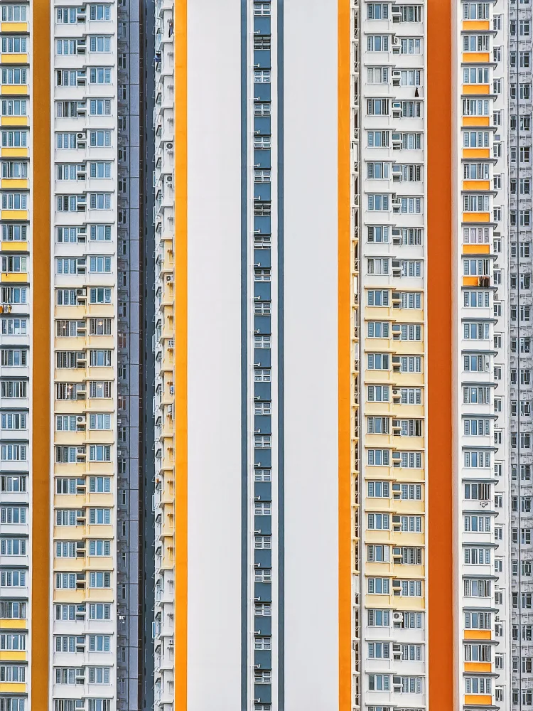 Chung, Ho Tong: Vertical Parallel Lines On The Exterior Walls