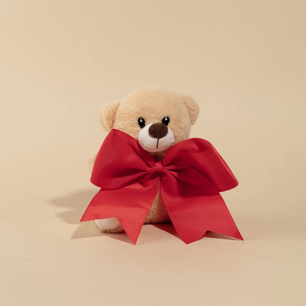 Ramiro, Julia: Teddy Bear with Red Bow