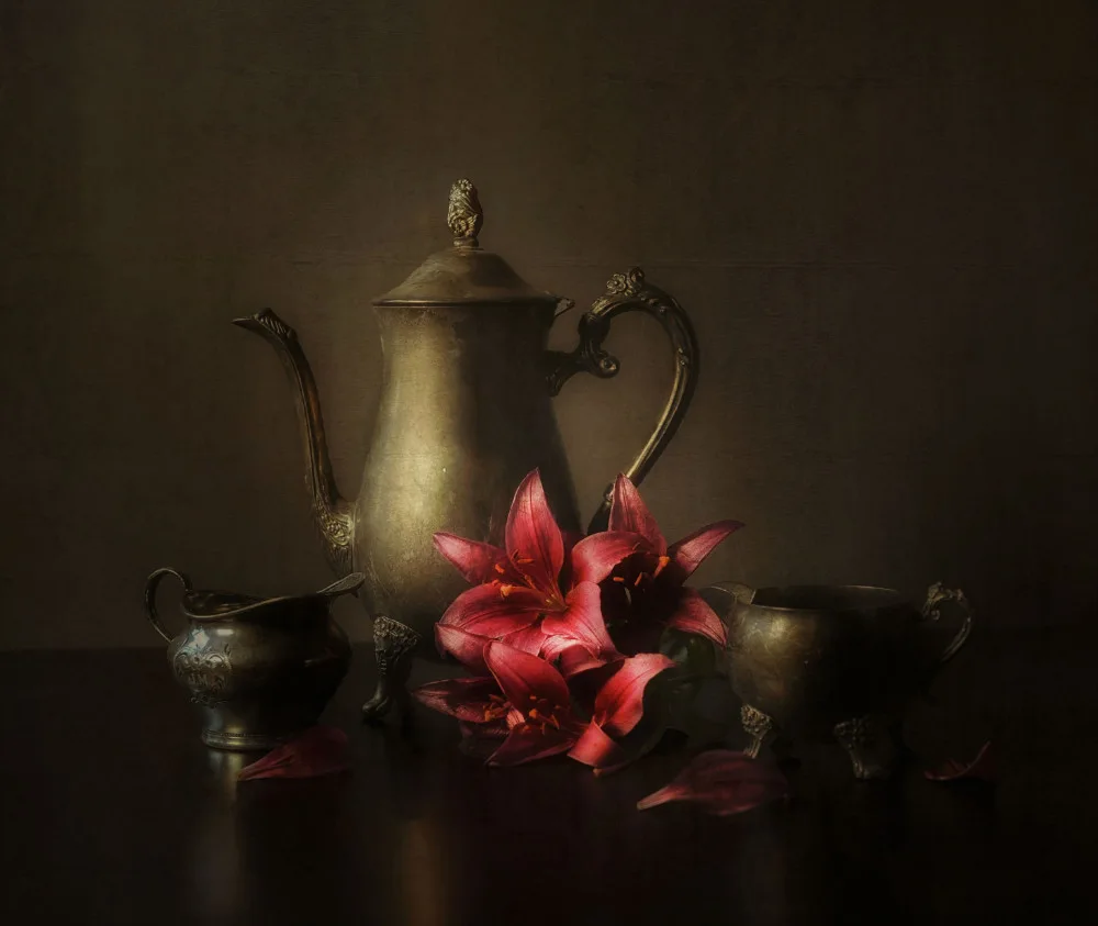 F., Yinan: The Lily from My Backyard