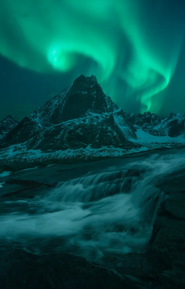la, De Javier: Arctic Waterfall