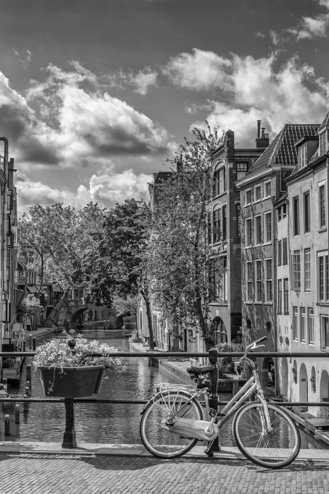 Viola, Melanie: UTRECHT Oudegracht s výhledem jižním směrem | Černobílý