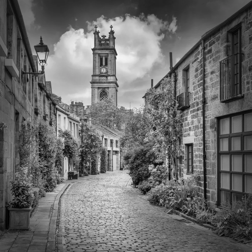 Viola, Melanie: Circus Lane EDINBURGH – monochromatický