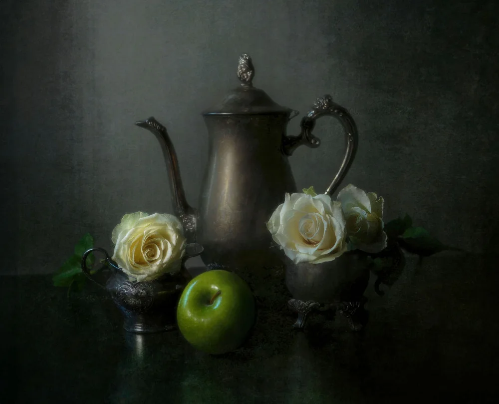 F., Yinan: The Rose and Apple