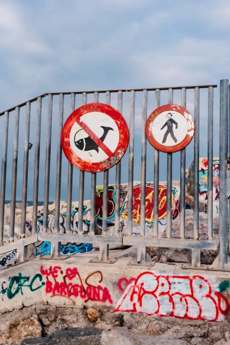 Young, Bethany: Costa di Barcellona VI