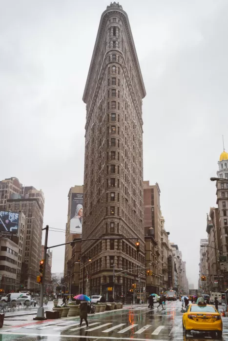 Young, Bethany: Flatiron an einem regnerischen Tag