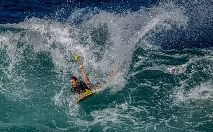 Cheng, Jie: Breaking the waves
