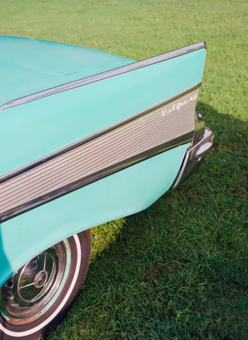 Young, Bethany: Voiture classique II