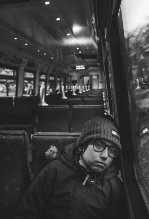 Ogazzi, Alex: Tired traveler