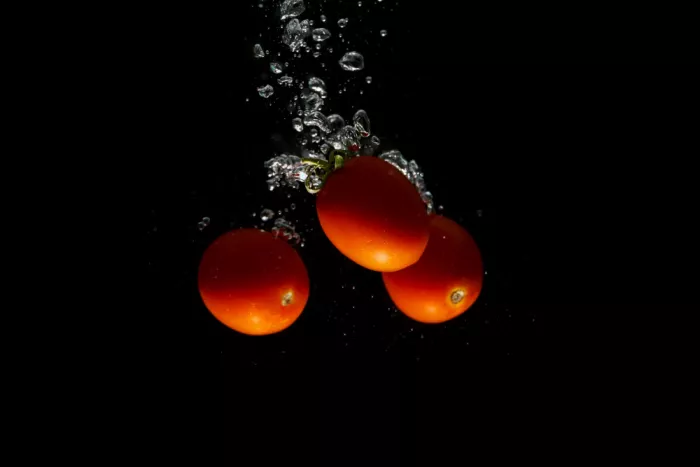 akyurt, engin: red tomatoes