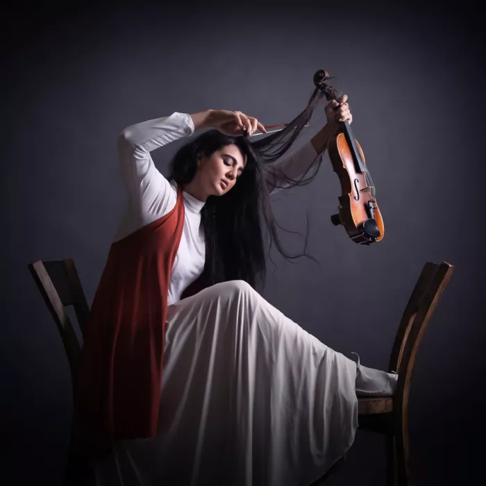 Hasheminasab, Moein: Persian girl