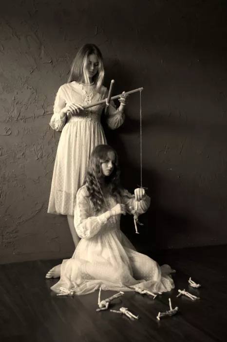 Resch, Iris: Marionette
