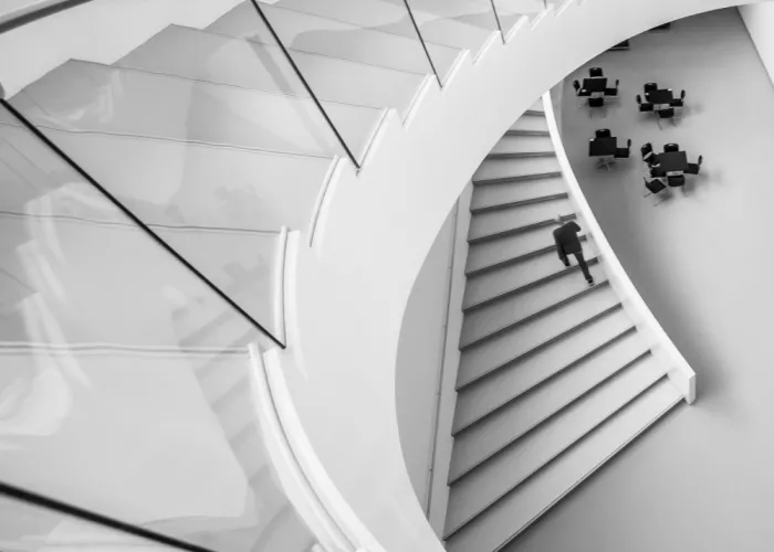 Ôtomo, Michiko: Run up the stairs