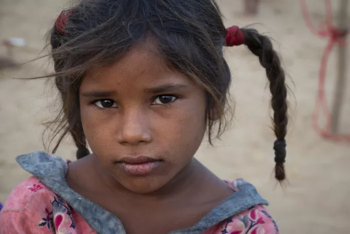 Molina, Elena: little girl at Pushkar camel camp