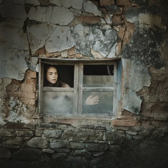 Arhire, Raluca: Echoes