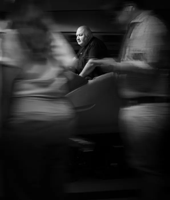 Timar, Andreas: between hurrying people