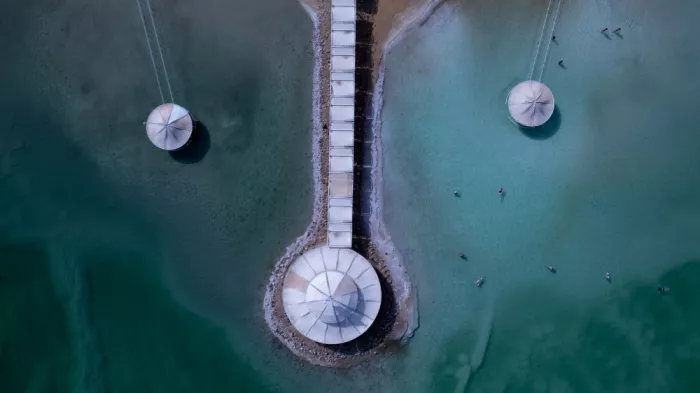 Kazamil, Farid: in the dead Sea